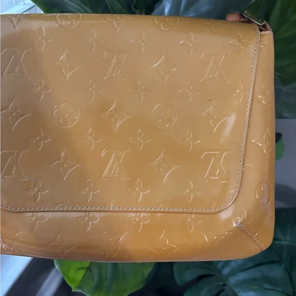 Louis Vuitton Yellow Patent Bag - Picture 3 of 11